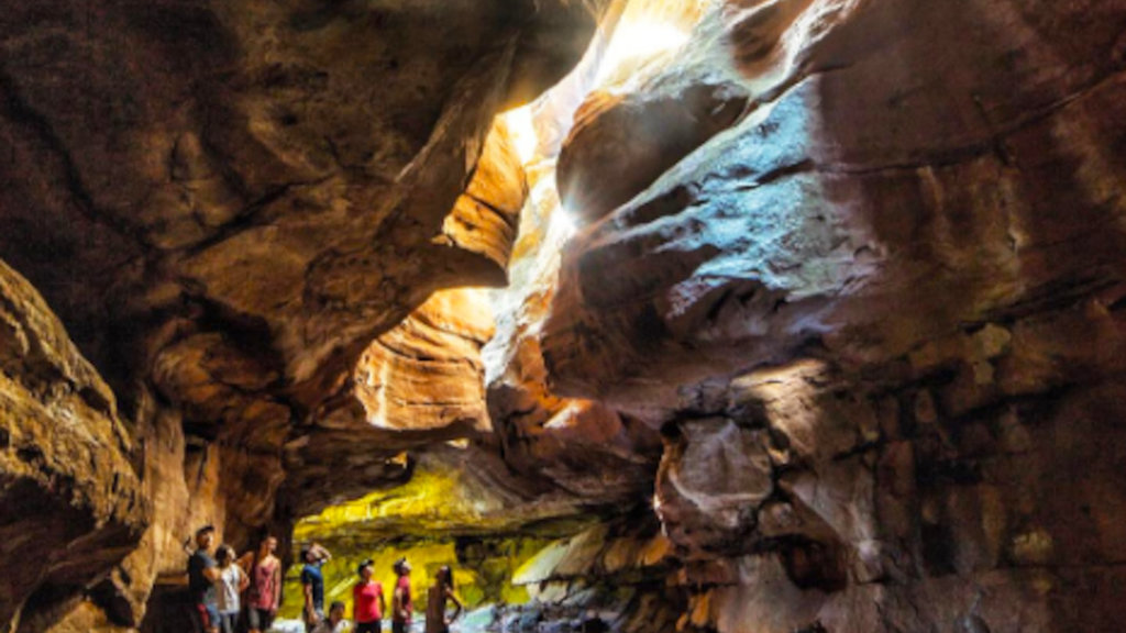 Wollemi National Park, River Caves Canyon. Wollemi National Park, River Caves Canyon.
